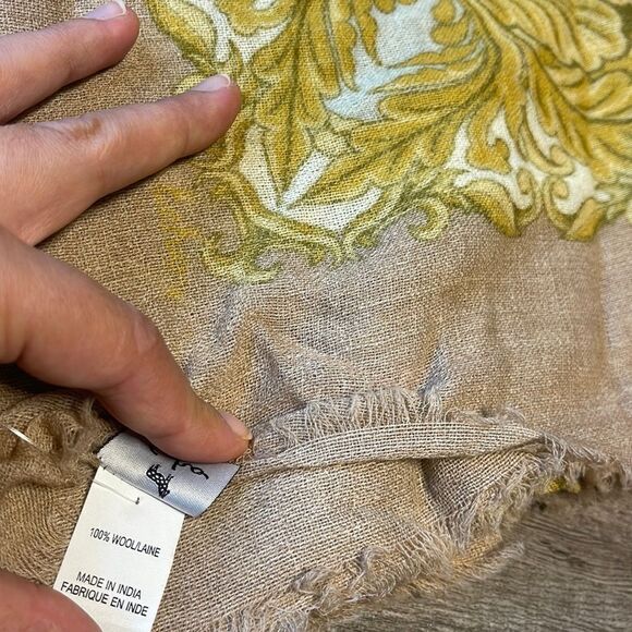 Echo Status Oversized Wool Scarf. NEW - Picture 4 of 4